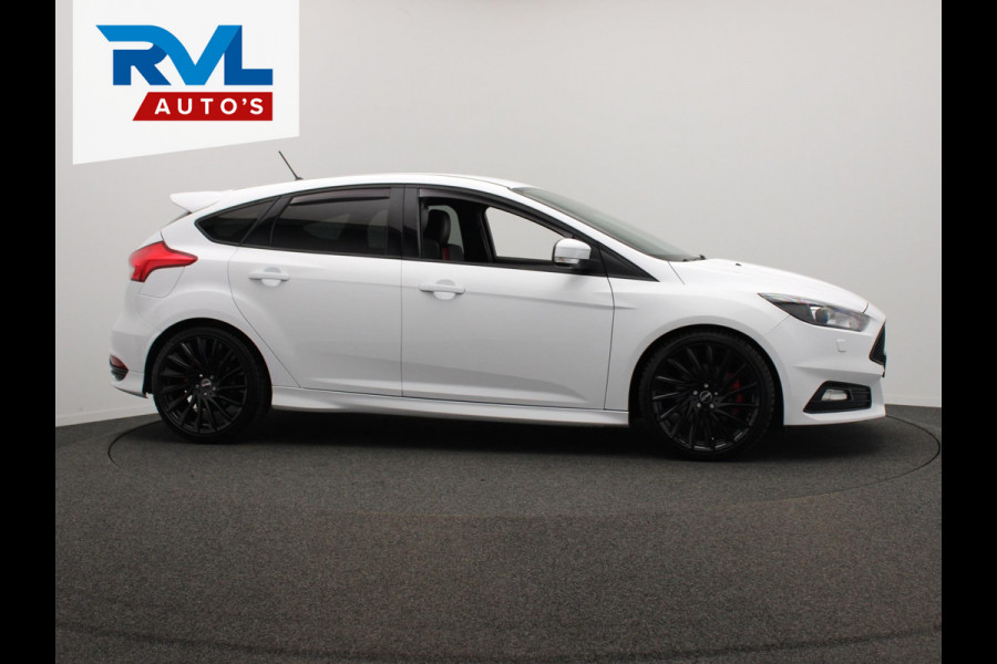 Ford Focus 2.0 ST 250PK Recaro/stoelen Climate/control Navigatie
