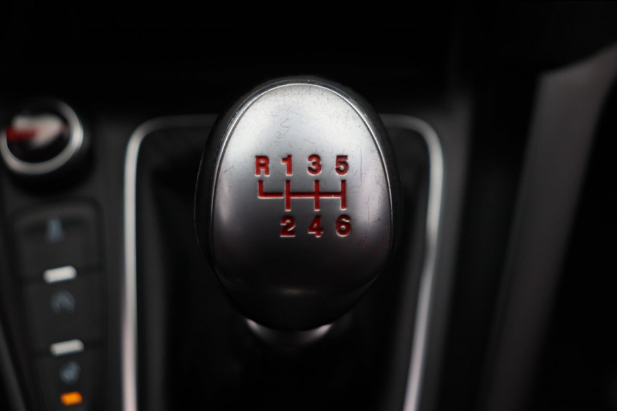 Ford Focus 2.0 ST 250PK Recaro/stoelen Climate/control Navigatie