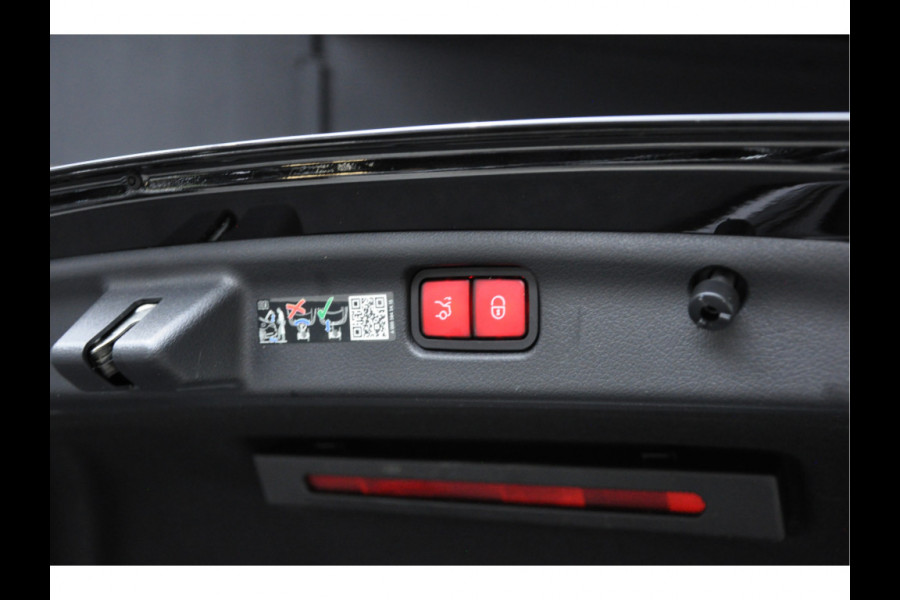 Mercedes-Benz C-Klasse 180 AMG Panodak Navi Leer Camera PTS Nightpack PTS Ambient LM velgen