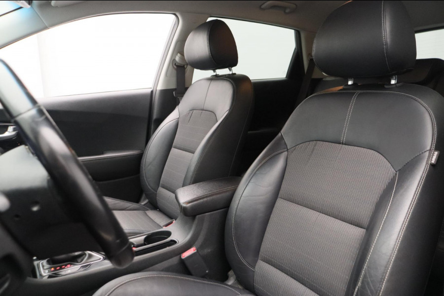 Kia Niro 1.6 GDi Hybrid DynamicLine Trekhaak Navigatie 1/2 Leder