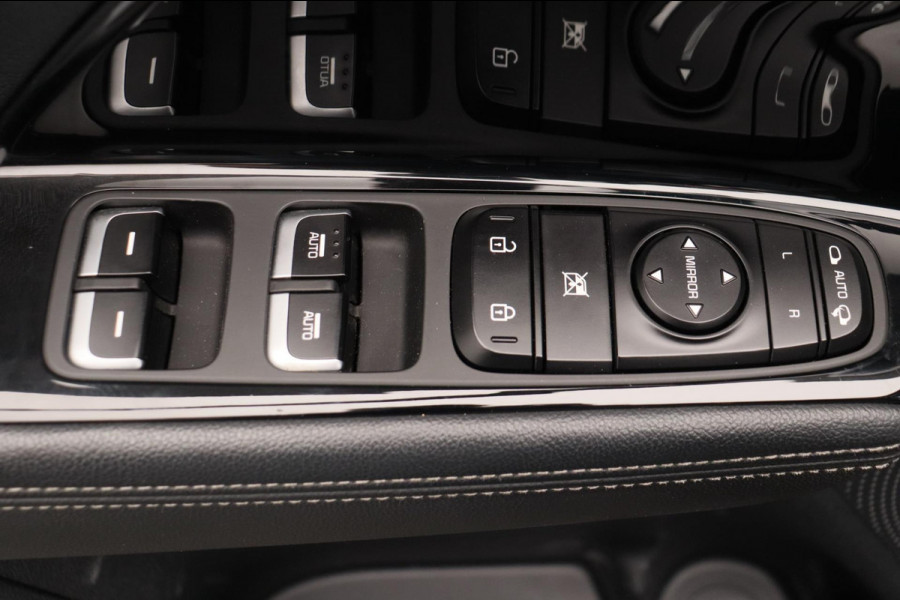 Kia Niro 1.6 GDi Hybrid DynamicLine Trekhaak Navigatie 1/2 Leder