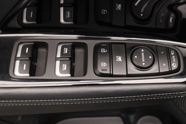 Kia Niro 1.6 GDi Hybrid DynamicLine Trekhaak Navigatie 1/2 Leder