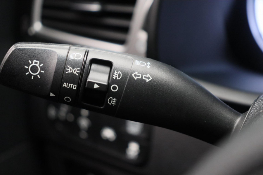 Kia Niro 1.6 GDi Hybrid DynamicLine Trekhaak Navigatie 1/2 Leder