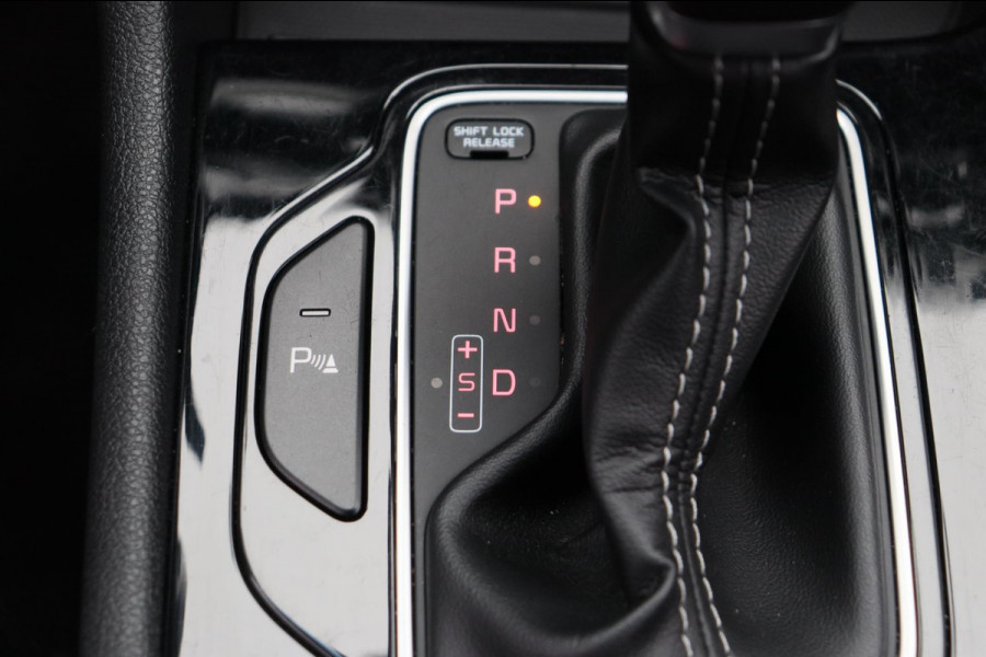 Kia Niro 1.6 GDi Hybrid DynamicLine Trekhaak Navigatie 1/2 Leder