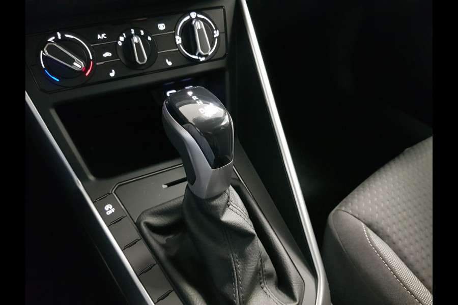 Volkswagen Polo 1.0 TSI Life Automaat Navigatie Digitale Cockpit Airco Parkeer sensoren V+A LED Lichtmetalen Velgen