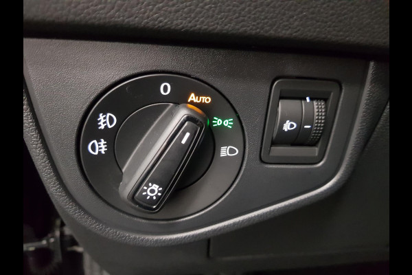Volkswagen Polo 1.0 TSI Life Automaat Navigatie Digitale Cockpit Airco Parkeer sensoren V+A LED Lichtmetalen Velgen