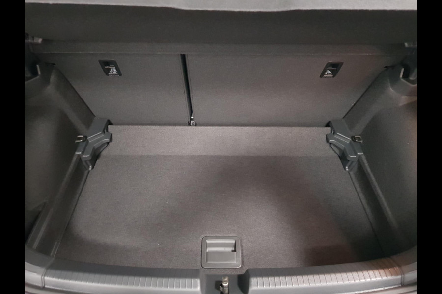 Volkswagen Polo 1.0 TSI Life Automaat Navigatie Digitale Cockpit Airco Parkeer sensoren V+A LED Lichtmetalen Velgen