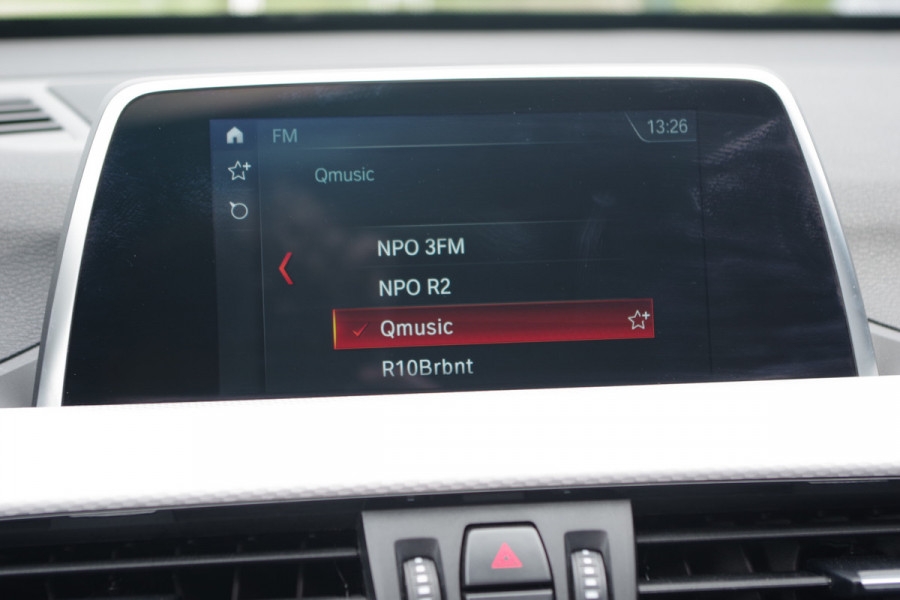 BMW X1 sDrive18i M-Sport High Executive 140 PK Automaat, Panoramadak, LED Koplampen , Leder bekleding.