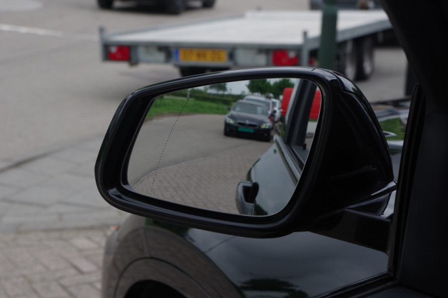 BMW X1 sDrive18i M-Sport High Executive 140 PK Automaat, Panoramadak, LED Koplampen , Leder bekleding.