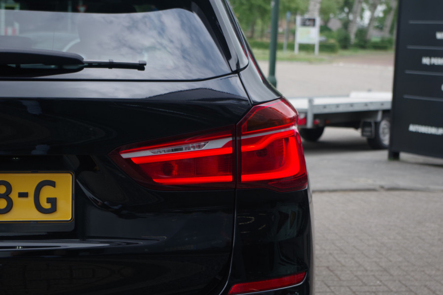 BMW X1 sDrive18i M-Sport High Executive 140 PK Automaat, Panoramadak, LED Koplampen , Leder bekleding.