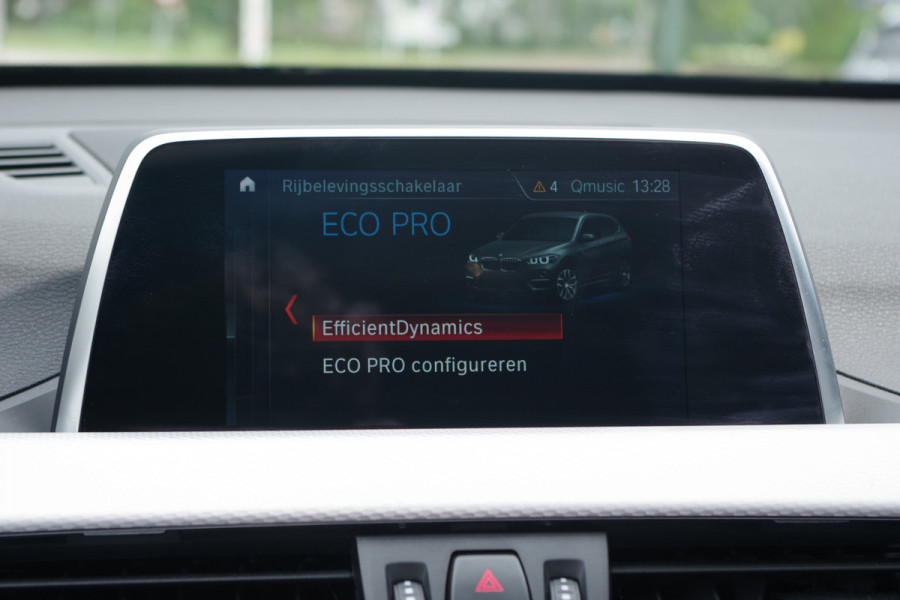 BMW X1 sDrive18i M-Sport High Executive 140 PK Automaat, Panoramadak, LED Koplampen , Leder bekleding.