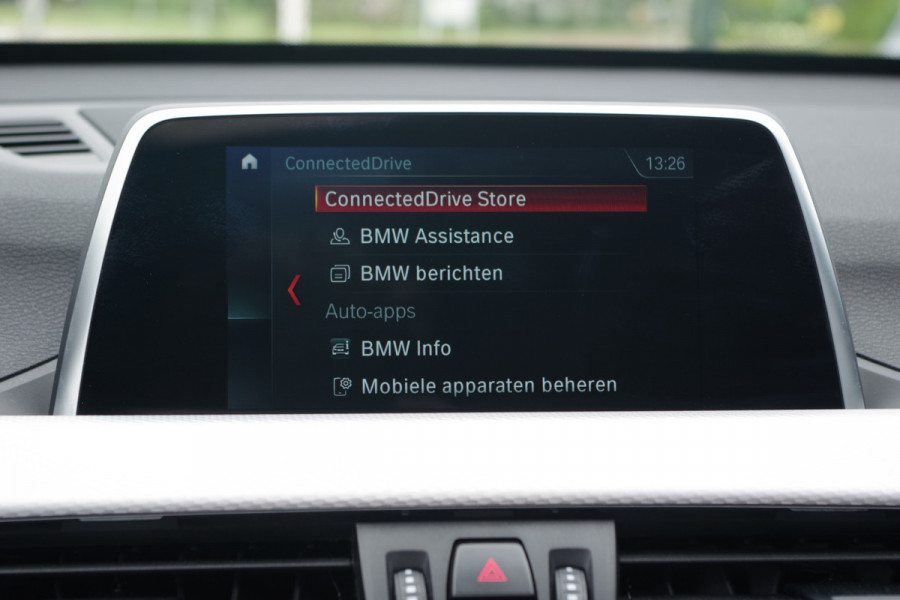 BMW X1 sDrive18i M-Sport High Executive 140 PK Automaat, Panoramadak, LED Koplampen , Leder bekleding.