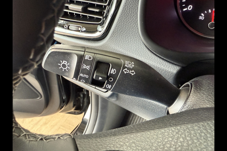Kia Rio 1.0 T-GDi MHEV Platinum Edition | Navi | Pano | Leder | 17 inch | ACC | Blindspot | 100% dealer onderhouden!