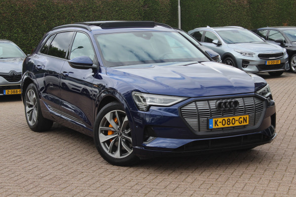 Audi e-tron e-tron 50 quattro Launch edition Vorsprung 71 kWh / Trekhaak / Panoramadak / Camera / Head-up / B&O / 20'' / Luchtvering / Keyless / Dodehoek / Leder&Alcantara / Navigatie / Stoelverwarming / Cruise Control