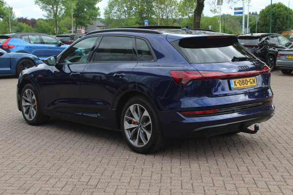Audi e-tron e-tron 50 quattro Launch edition Vorsprung 71 kWh / Trekhaak / Panoramadak / Camera / Head-up / B&O / 20'' / Luchtvering / Keyless / Dodehoek / Leder&Alcantara / Navigatie / Stoelverwarming / Cruise Control