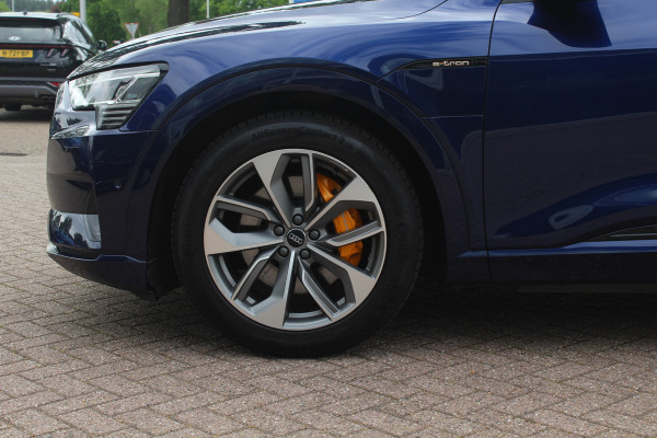 Audi e-tron e-tron 50 quattro Launch edition Vorsprung 71 kWh / Trekhaak / Panoramadak / Camera / Head-up / B&O / 20'' / Luchtvering / Keyless / Dodehoek / Leder&Alcantara / Navigatie / Stoelverwarming / Cruise Control