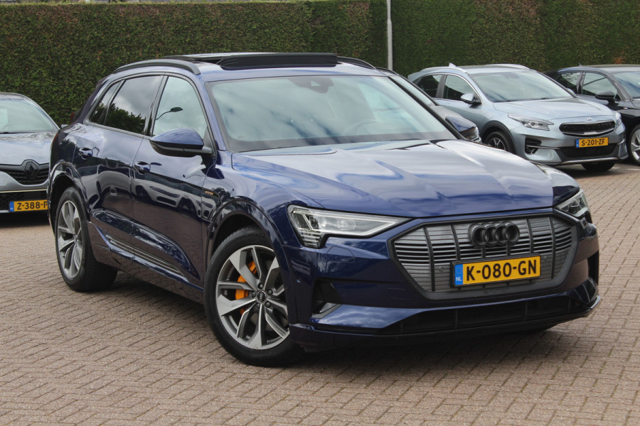 Audi e-tron e-tron 50 quattro Launch edition Vorsprung 71 kWh / Trekhaak / Panoramadak / Camera / Head-up / B&O / 20'' / Luchtvering / Keyless / Dodehoek / Leder&Alcantara / Navigatie / Stoelverwarming / Cruise Control
