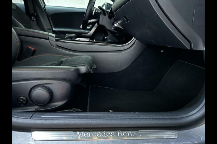 Mercedes-Benz A-Klasse 200 AMG Pano Nightpakket Widescreen NAP
