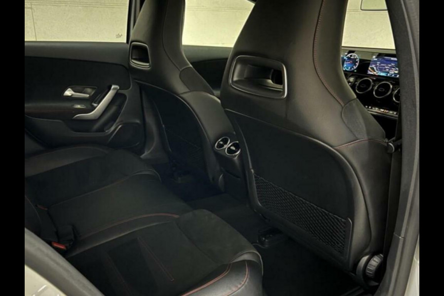 Mercedes-Benz A-Klasse 180 AMG Pano Night pakket Widescreen NAP
