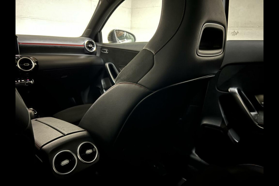 Mercedes-Benz A-Klasse 180 AMG Pano Night pakket Widescreen NAP