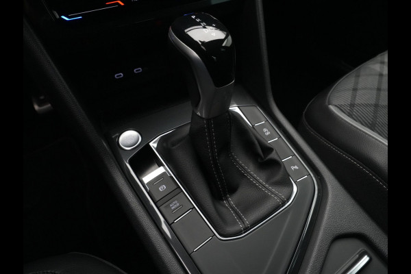 Volkswagen Tiguan 1.5 TSI 150pk DSG R-Line Business+ Navigatie Wegkl. trekhaak Acc Elek. kofferklep 245