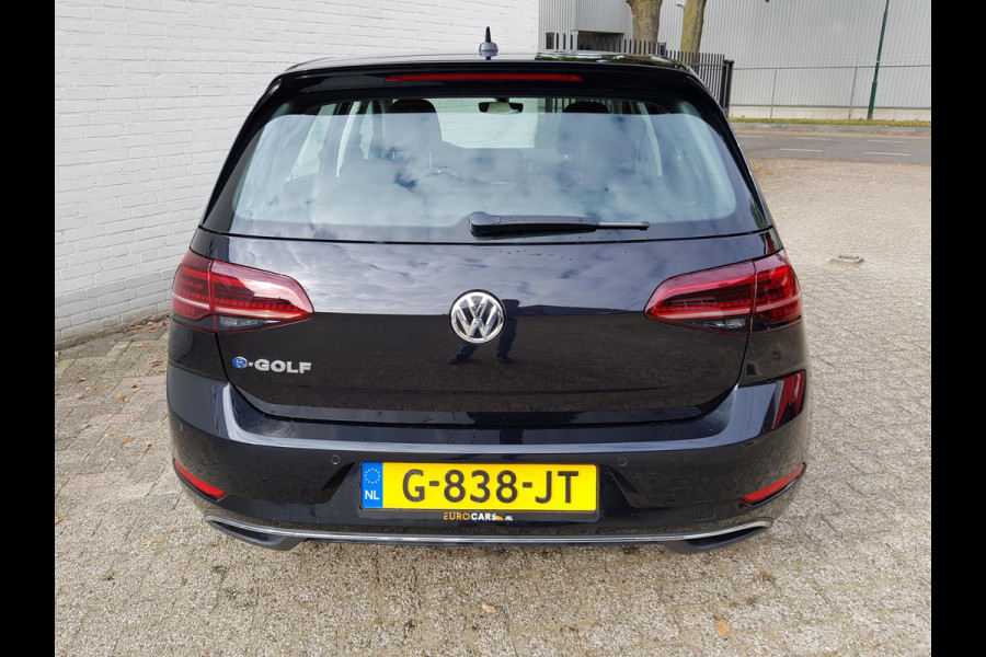 Volkswagen e-Golf Automaat 136pk | Navigatie | Climate Control | Virtuele Cockpit | Camera | Keyless | Stoelverwarming | Parkeer Sensoren | Cruise Control Adaptive | Lichtmetalen velgen 17"