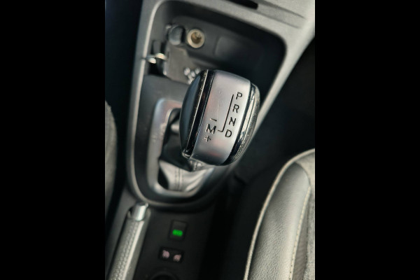 Renault Captur 1.2 TCe Intens AUTOMAAT + trekhaak uit 2018 Rijklaar + 12 maanden Bovag-garantie Henk Jongen Auto's in Helmond,  al 50 jaar service zoals 't hoort!