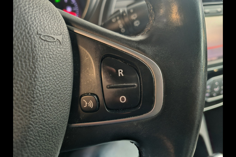 Renault Captur 1.2 TCe Intens AUTOMAAT + trekhaak uit 2018 Rijklaar + 12 maanden Bovag-garantie Henk Jongen Auto's in Helmond,  al 50 jaar service zoals 't hoort!