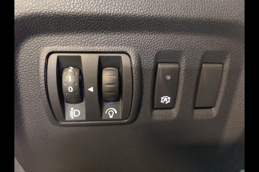 Renault Captur 1.2 TCe Intens AUTOMAAT + trekhaak uit 2018 Rijklaar + 12 maanden Bovag-garantie Henk Jongen Auto's in Helmond,  al 50 jaar service zoals 't hoort!