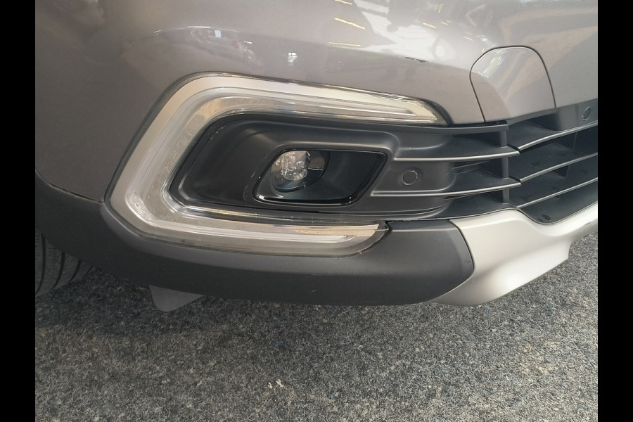 Renault Captur 1.2 TCe Intens AUTOMAAT + trekhaak uit 2018 Rijklaar + 12 maanden Bovag-garantie Henk Jongen Auto's in Helmond,  al 50 jaar service zoals 't hoort!