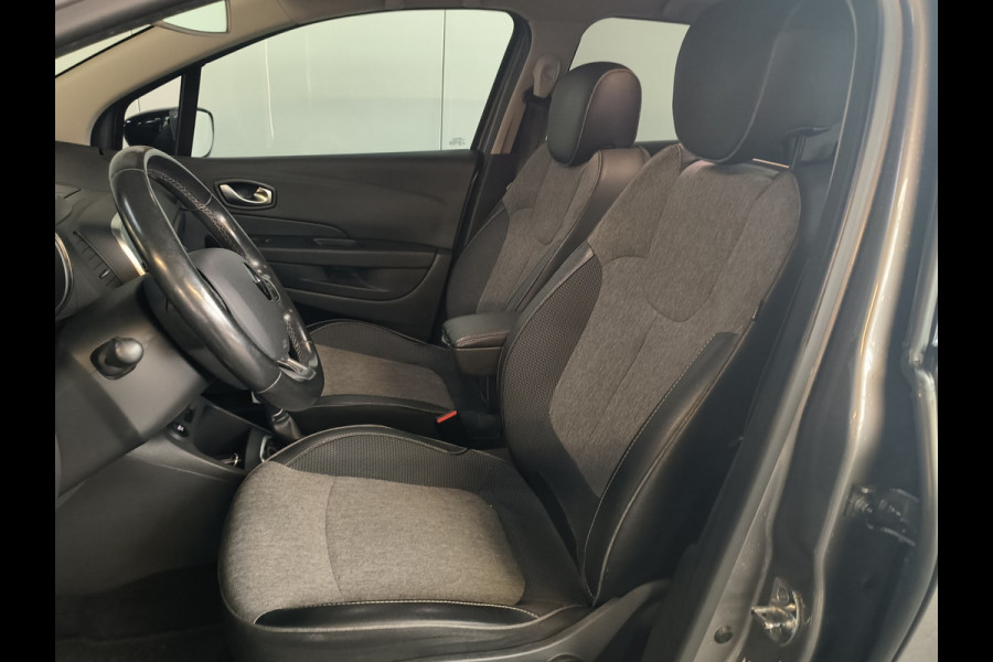 Renault Captur 1.2 TCe Intens AUTOMAAT + trekhaak uit 2018 Rijklaar + 12 maanden Bovag-garantie Henk Jongen Auto's in Helmond,  al 50 jaar service zoals 't hoort!