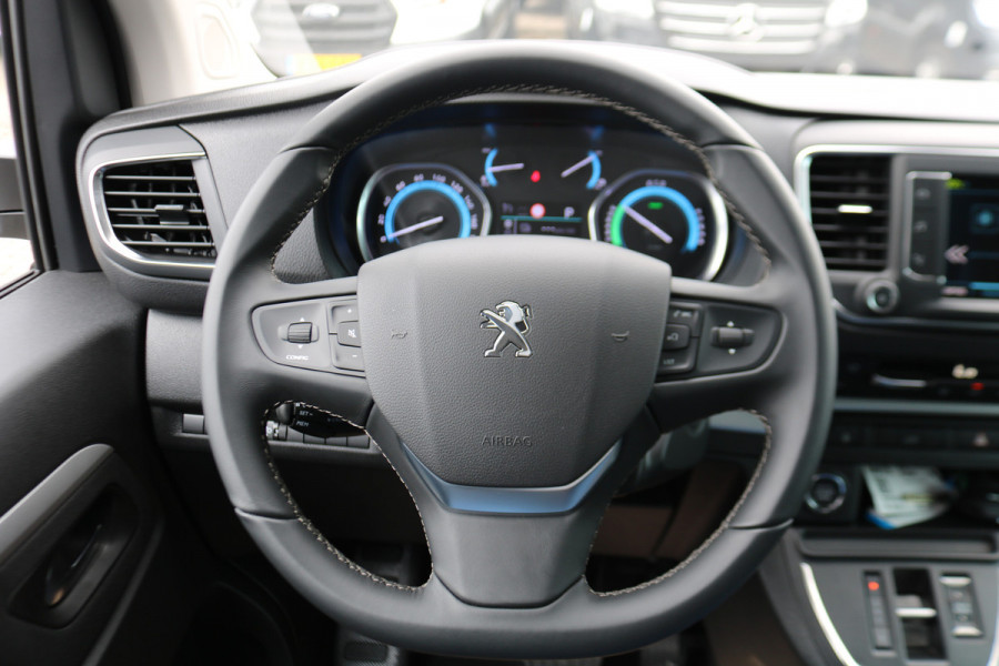 Peugeot e-Expert EV L3 75 kWh Airco Navigatie Trekhaak Black Line