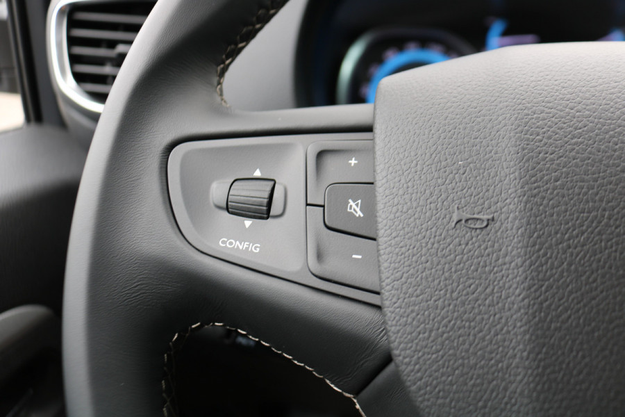 Peugeot e-Expert EV L3 75 kWh Airco Navigatie Trekhaak Black Line