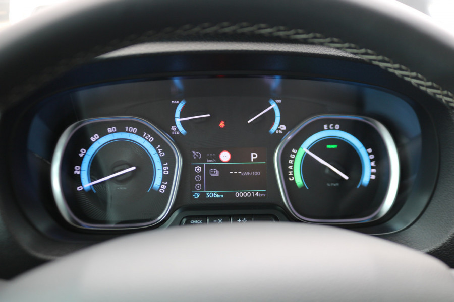 Peugeot e-Expert EV L3 75 kWh Airco Navigatie Trekhaak Black Line
