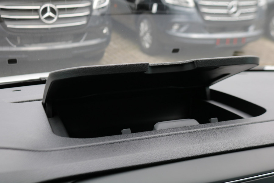 Peugeot e-Expert EV L3 75 kWh Airco Navigatie Trekhaak Black Line