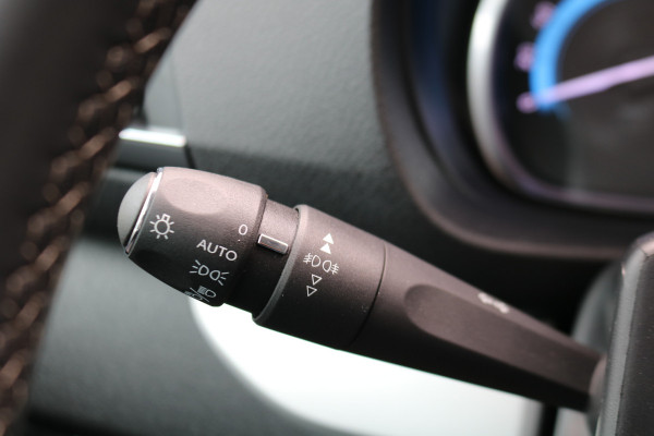 Peugeot e-Expert EV L3 75 kWh Airco Navigatie Trekhaak Black Line