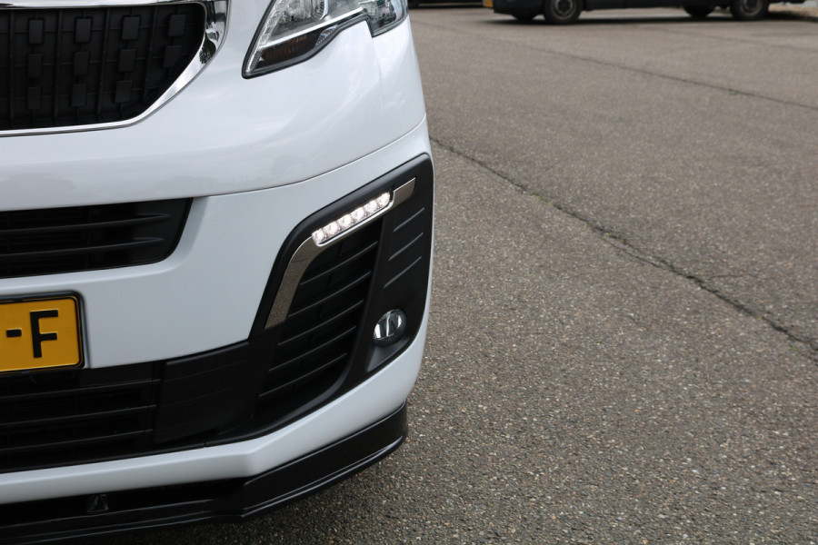 Peugeot e-Expert EV L3 75 kWh Airco Navigatie Trekhaak Black Line