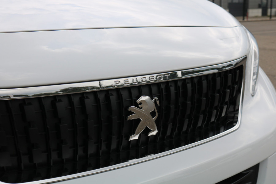 Peugeot e-Expert EV L3 75 kWh Airco Navigatie Trekhaak Black Line