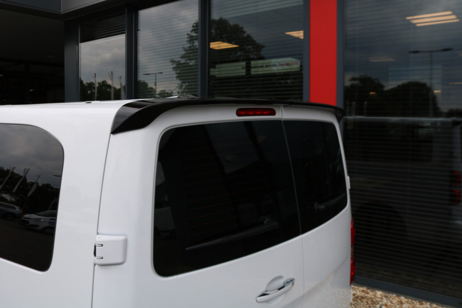 Peugeot e-Expert EV L3 75 kWh Airco Navigatie Trekhaak Black Line