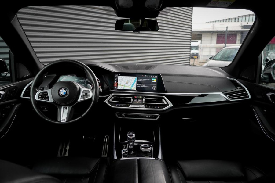 BMW X5 xDrive40i High Executive 22'' / M-Sport / 4Wiel Sturing / HK / HUD / Drive Assist / Trekhaak / Pano / NL Auto