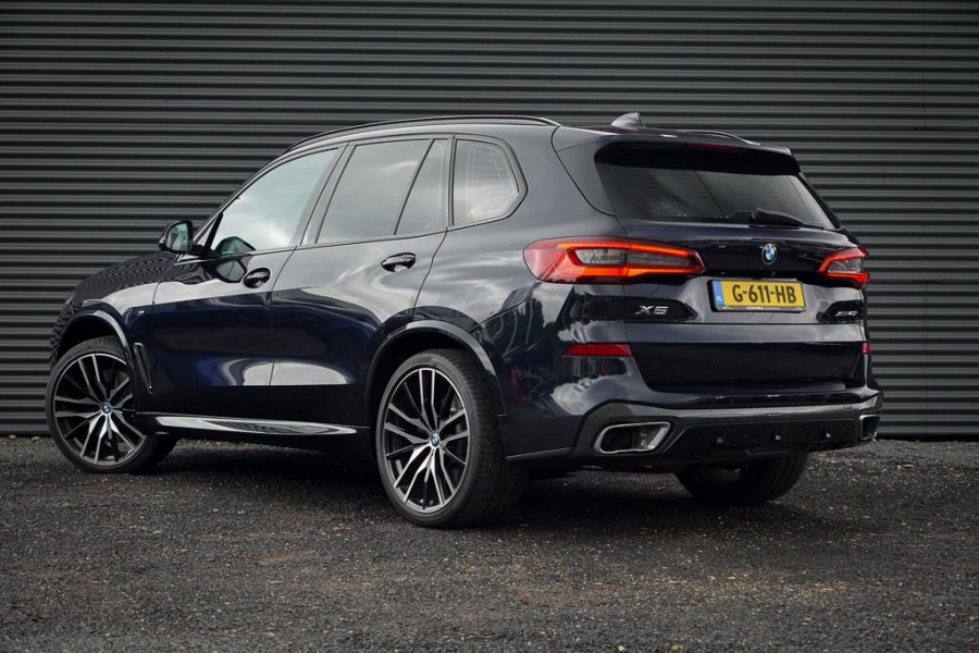 BMW X5 xDrive40i High Executive 22'' / M-Sport / 4Wiel Sturing / HK / HUD / Drive Assist / Trekhaak / Pano / NL Auto
