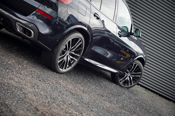 BMW X5 xDrive40i High Executive 22'' / M-Sport / 4Wiel Sturing / HK / HUD / Drive Assist / Trekhaak / Pano / NL Auto