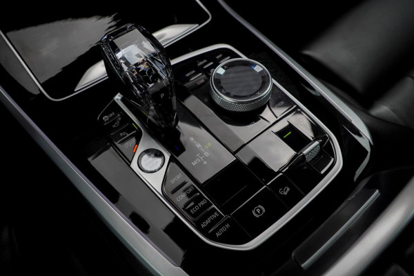 BMW X5 xDrive40i High Executive 22'' / M-Sport / 4Wiel Sturing / HK / HUD / Drive Assist / Trekhaak / Pano / NL Auto