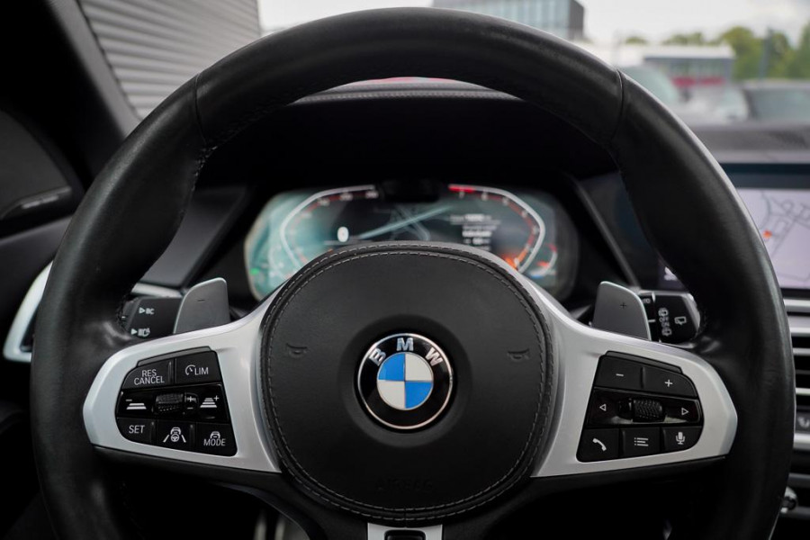 BMW X5 xDrive40i High Executive 22'' / M-Sport / 4Wiel Sturing / HK / HUD / Drive Assist / Trekhaak / Pano / NL Auto