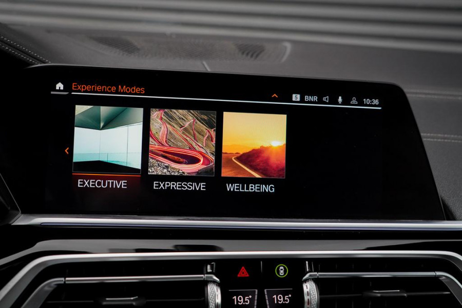 BMW X5 xDrive40i High Executive 22'' / M-Sport / 4Wiel Sturing / HK / HUD / Drive Assist / Trekhaak / Pano / NL Auto