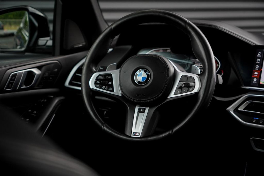 BMW X5 xDrive40i High Executive 22'' / M-Sport / 4Wiel Sturing / HK / HUD / Drive Assist / Trekhaak / Pano / NL Auto