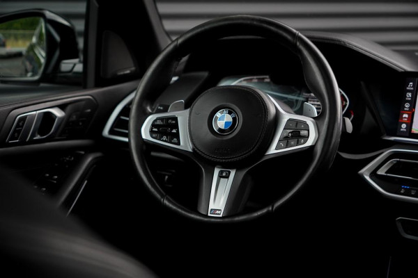 BMW X5 xDrive40i High Executive 22'' / M-Sport / 4Wiel Sturing / HK / HUD / Drive Assist / Trekhaak / Pano / NL Auto
