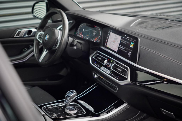 BMW X5 xDrive40i High Executive 22'' / M-Sport / 4Wiel Sturing / HK / HUD / Drive Assist / Trekhaak / Pano / NL Auto