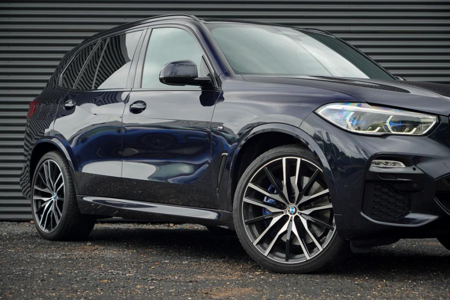 BMW X5 xDrive40i High Executive 22'' / M-Sport / 4Wiel Sturing / HK / HUD / Drive Assist / Trekhaak / Pano / NL Auto