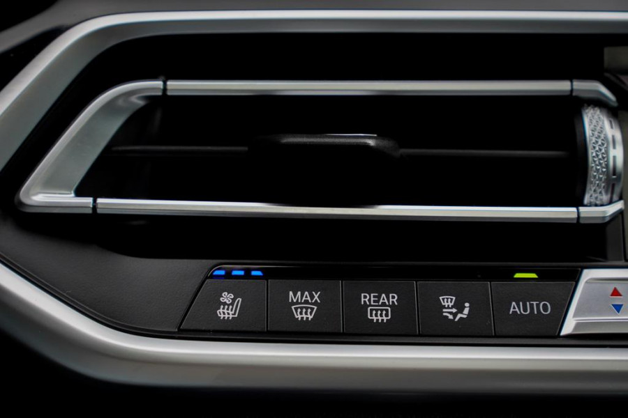 BMW X5 xDrive40i High Executive 22'' / M-Sport / 4Wiel Sturing / HK / HUD / Drive Assist / Trekhaak / Pano / NL Auto